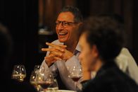 Le Week-end – Zufällig treffen Meg und Nick auf Morgan (Jeff Goldblum), seinen alten Studienkollegen aus Cambridge-Tagen, der inzwischen ein sehr erfolgreicher Schriftsteller ist, und sie auf eine Party einlädt. Er provoziert die Katharsis der Endfünfziger.