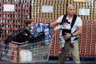 Der Babynator – Elite Navy Seal Shane Wolfe (VIN DIESEL) kämpft auf ungewohntem Terrain - im Vergleich zum Babysitting ist das Entschärfen von Bomben ein Kinderspiel! - Bitte beachten Sie, dass diese Bilder nur in Zusammenhang mit dem entsprechenden Filmstart bzw. Video/DVD-Start veröffentlicht werden dürfen.