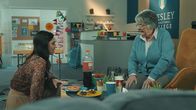 Encounters – v.li.: Sophia Serrano (Ivana Consolani), Lina Park (Trish Osmond)
