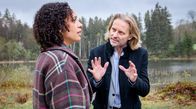 Sturm der Liebe – Michael (Erich Altenkopf, r. mit Dionne Wudu, l.) findet, Yvonne hat verdient, nicht länger angelogen zu werden.; ARD STURM DER LIEBE FOLGE 4324 Uhr im ERSTEN. Michael (Erich Altenkopf, r. mit Dionne Wudu, l.) findet, Yvonne hat verdient, nicht länger angelogen zu werden.