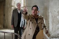 SOKO Wien – Dr. Franziska Beck (Maria Happel, r.) ahnt, dass Kurt Saller (Michael Rastl, l.) etwas mit der versteckten Nische im Sanatorium zu tun hat.