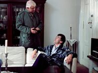 Polizeiruf 110 – - Hauptmann Fuchs (Peter Borgelt, l.) und Richard Donath (Giso Weißbach).
