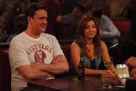 How I Met Your Mother – Sind Marshall (Jason Segel, l.) und Lily (Alyson Hannigan, r.) Teds Meinung, dass die Partnersuche schwieriger wird, wenn die Leute die 30 überschritten haben?