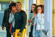 All American – (v.li.): Karimah Westbrook (Grace James), Daniel Ezra (Spencer James), Samantha Logan (Olivia Baker), Chelsea Tavares (Patience).