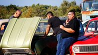 Ivan & Zoran - Die Balkan-Car-Connection – Ivan and Zoran are advising a sensational bargain in the home of their ancestors.