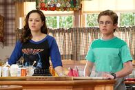 The Goldbergs – Hayley Orrantia (Erica Goldberg), Sean Giambrone (Adam Goldberg).
