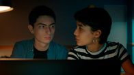 Stalk – Lucas „Lux“ (Théo Fernandez) und Alma (Carmen Kassovitz)