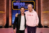 Wer weiß denn sowas? – Treten bei "Wer weiß denn sowas?" als Kandidaten an: Der Sänger Alexander Klaws (l.) und der Schauspieler Reiner Schöne (r.).