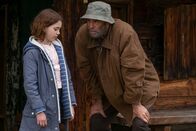 Der Bergdoktor – Auch wenn Anton Grainer (Peter Kremer) es nicht zugeben möchte: Emmi Neumann (Lotta Herzog) ist ihm ans Herz gewachsen.