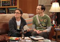 The Big Bang Theory – Zwei ganz spezielle Freunde: Leonard (Johnny Galecki, l.) und Sheldon (Jim Parsons, r.) ...