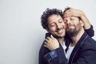 jerks. – (2. Staffel) - Lassen keine Peinlichkeit aus und ecken unverhältnismäßig an: Fahri Yardim (l.) und Christian Ulmen (r.) ...