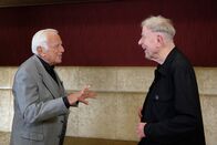 kulTOUR mit Holender – L-R: Ioan Holender mit Theaterlegende Claus Peymann