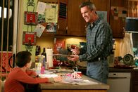 The Middle – Brick (Atticus Shaffer, l.); Mike (Neil Flynn, r.)