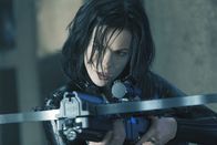 Underworld: Evolution – Wütend, dass sie von ihrer eigenen Familie verraten wurde, macht sich Vampirin Selene (Kate Beckinsale) daran, die letzten Geheimnisse aufzudecken ...