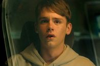 Jonas - Vergiss mich nicht – Jonas (Félix Maritaud) weiß nicht wohin und nimmt sich ein Zimmer in einem teuren Hotel.