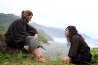 Silence – Pater Rodrigues (Andrew Garfield, links) nimmt Kichijiro (Yosuke Kubozuka) die Beichte ab