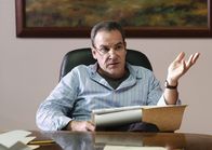 Criminal Minds – Special Agent Jason Gideon (Mandy Patinkin) und sein Team jagen einen Heckenschützen, der seine Opfer auf weite Entfernung erschießt ...