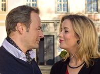 In aller Freundschaft – Dank Katja Marquardt wird das romantische Wochenende für Sarah (Alexa Maria Surholt) und Benjamin (Till Demtröder) ein Desaster. Sarah verlässt gleich am ersten Morgen das Hotel und lässt Benjamin fassungslos zurück.