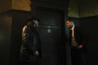 Gotham – Harvey Bullock (Donal Logue, l.); James Gordon (Ben McKenzie, r.)