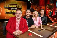 Blamieren oder Kassieren XL – v.l.n.r.) Elton; Özcan Cosar; Janin Ullmann; Dieter Nuhr