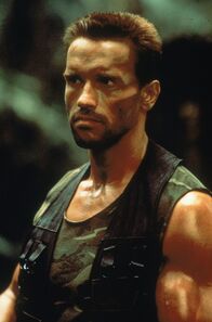 Predator – Als sich Major Dutch Schaefer (Arnold Schwarzenegger) und seinen Soldaten ein unsichtbarer, blutgieriger Feind in den Weg stellt, entbrennt ein Kampf ums Überleben der Menschheit ...