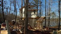 Die Baumhaus-Profis – During the built of the Magical Modern Treehouse.