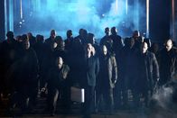 The Strain – Eichorst (Richard Sammel, M.) und der Meister setzen zum nächsten Schritt an ...
