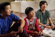 Fresh off the Boat – v.l.n.r.: Eddie Huang (Hudson Yang); Evan Huang (Ian Chen); Emery Huang (Forrest Wheeler)