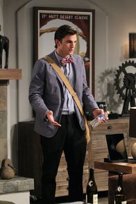 Two and a Half Men – Walden (Ashton Kutcher) und Zoey fliegen in Waldens Privatjet zum Dinner nach San Francisco. Als das Flugzeug in einem Luftloch abzustürzen droht, gesteht Walden, der sein letztes Stündlein gekommen sieht, Zoey seine Liebe ...