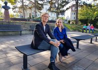 Krause kommt! – Pierre M. Krause (li.) besucht heute Christine Urspruch in Stuttgart.