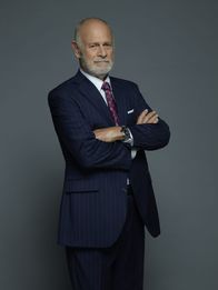 Filthy Rich – Eugene Monreaux (Gerald McRaney)