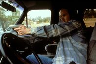 F.B.I. - Dem Verbrechen auf der Spur – Man is holding a pointed gun.