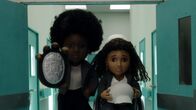 Ultra City Smiths – Detective Gail Johnson (l.); Detective Jaya Mukherjee (r.)