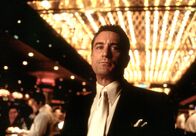 Casino – Sam "Ace" Rothstein (Robert De Niro) hat in seinem Casino alles im Griff.; hr-fernsehen CASINO (Casino), Spielfilm, USA 1995, Regie: Martin Scorsese Uhr. Sam "Ace" Rothstein (Robert De Niro) hat in seinem Casino alles im Griff.