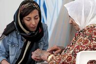 GEO Reportage – Manel Mahdouani ist Tätowiererin in Tunis. Sie ist auf der Suche nach den traditionellen Berbermotiven, welche die alten Frauen Tunesiens auf ihren Gesichtern und Händen tragen.