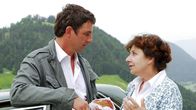 Der Bergdoktor – Martin Gruber (Hans Sigl), Elisabeth Gruber (Monika Baumgarnter).