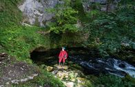 Faszination Wasser – Im Höhlensystem von Vallorbe will Uli Kunz den verborgenen Lauf des Wassers erkunden.