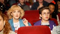 The Goldbergs – Leidenschaftliche Filmfans: Wendi McLendon-Covey als Beverly Goldberg, Sean Giambrone als Adam Goldberg