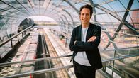 Die Tricks ... – Jo Hiller - im Hintergrund: U-Bahnhof Elbbrücken in Hamburg