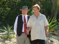 Am Kap der Liebe – Jan Hansen (Sigmar Solbach, re.) erklärt seinem Onkel Ferdinand (Rolf Hoppe) seine Pläne.