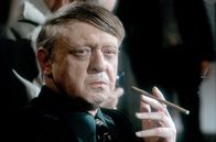 Clockwork Orange - Im Räderwerk der Gewalt – Durch Stanley Kubricks berühmten Film „Uhrwerk Orange“ wurde dem Autor der Romanvorlage Anthony Burgess (Bild) fälschlicherweise die Verherrlichung sadistischer Gewalt vorgeworfen.