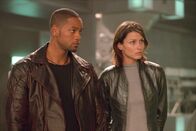 I Robot – Im Visier einer Robotergeneration, die nichts Gutes im Schilde führt: Detective Del Spooner (Will Smith, l.) und Psychologin Dr. Susan Calvin (Bridget Moynahan, r.) ...