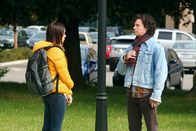 The Middle – Devin (Gia Mantegna, l.); Axl (Charlie McDermott, r.)