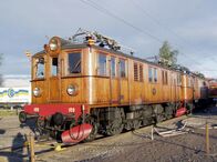 Eisenbahn-Romantik – SWR Fernsehen EISENBAHN-ROMANTIK FOLGE 623, "150 Jahre Eisenbahnen in Schweden" Uhr. Holzgetäfelte Elektro-Lokomotive.