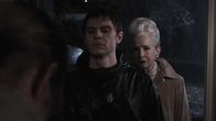 American Horror Story – Austin Sommers (Evan Peters, l.); Belle Noir (Frances Conroy, r.)
