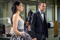 Elementary – Ein Dreamteam unter den Ermittlern: die pragmatische, besonnene Dr. Watson (Lucy Liu, l.) und der sprudelnde Feuerkopf Sherlock Holmes (Jonny Lee Miller, r.) ...