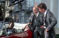 Beverly Hills Cop 2 – Gemeinsam wollen Rosewood (Judge Reinhold, r.), Taggart (John Ashton, M.) und Axel (Eddie Murphy,l.) den Mord an Bogomil aufklären ...