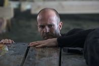 The Mechanic – Eines Tages erhält Auftragskiller Arthur Bishop (Jason Statham) den Auftrag, seinen direkten Vorgesetzten und Freund aus dem Weg zu räumen. Weil jedoch Schuldgefühle an ihm nagen, beschließt er, dessen ungeratenen Sohn, in einen veritablen Profimörder zu verwandeln. Ein fataler Fehler ...