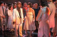 Teen Wolf – Als Werwolf ist Scott (Michael J. Fox, l.) die Sensation in seiner Stadt. Jetzt findet er sogar bei den Mädchen Beachtung, wie bei der sympathischen Boof (Susan Ursitti, r.) ...