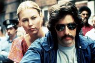 Serpico – Leslie Lance (Cornelia Sharpe) und Serpico (Al Pacino); MDR FERNSEHEN SERPICO, "Serpico" Uhr. Leslie Lance (Cornelia Sharpe) und Serpico (Al Pacino)
